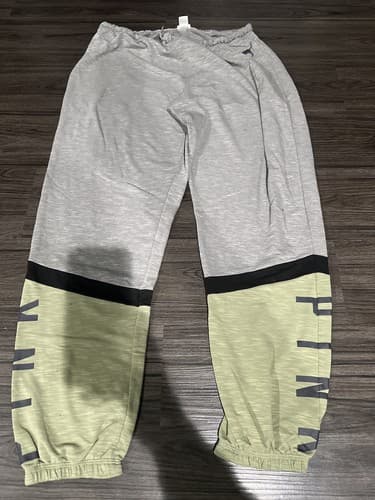 PINK Victoria's Secret Women Activewear Pants Medium Gray Jogger - Image 1