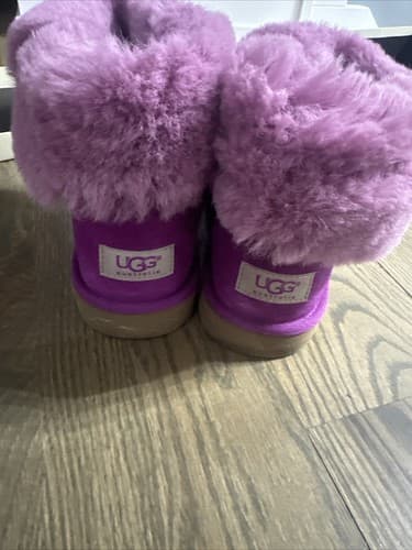 Authentic UGG Classic Mini Fluff - Thumbnail 2