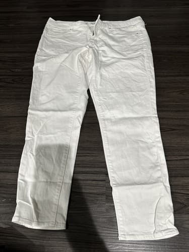 Mossimo Women's Size 12 Mid Rise Denim Legging CROP White - Image 1