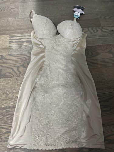 Be Chic Inspirations Dress Womens 36B Beige Lace Lingerie Shaping Slip - Image 1