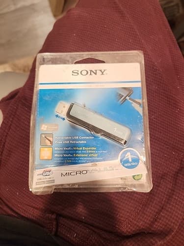 New & Sealed Sony Micro Vault Midi 1GB USB Flash Drive - USM1GJ/l- Blue - Image 1