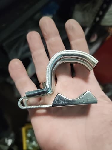 Bridgeport Fittings Ucs-100125 Clamp Back/Straps,75 Lb,1/4-20 Thread - Thumbnail 2