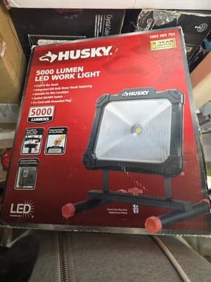 Husky 5000lm LED Portable Work Light HD5000PUO - Image 1