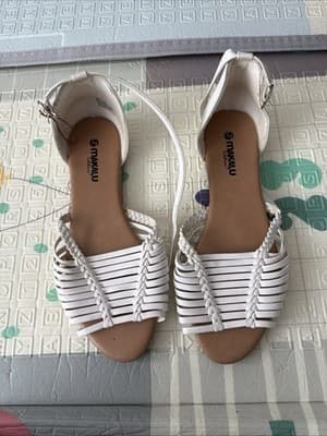 Makalu White Strap Slip On Women’s Shoes Size 8M - Image 1