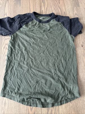 Men's American Eagle T-Shirt Tee Size Small Olive Green - Image 1