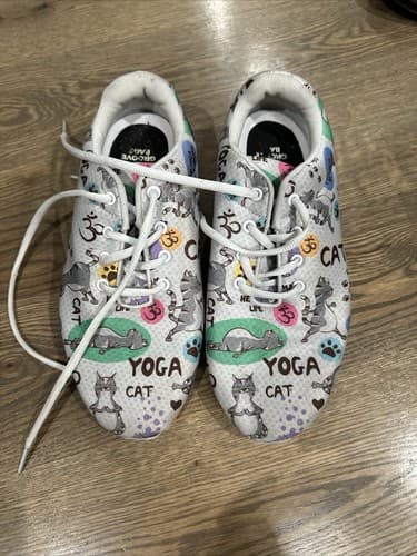Groove Bags Yoga Cat Print Women's Size 9W Men 7.5M Fabric Athletic Shoes - Image 1