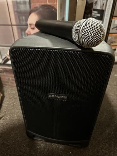 Samson Expedition XP106w Rechargeable Portable PA with Handheld Wireless System - Thumbnail 3