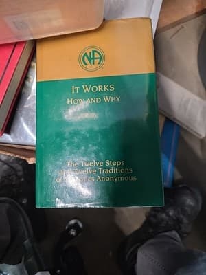 NA It Works HOW and Why Twelve Steps and TRADITIONS Narcotics Anonymous HC 1993 - Image 1