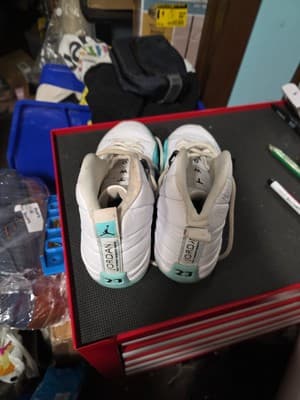 Jordan 12 GS Light Aqua 2018 Size 4.5Y Used 510815-100 - Thumbnail 3
