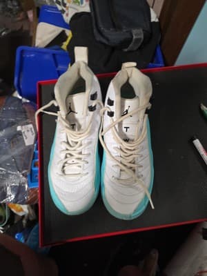 Jordan 12 GS Light Aqua 2018 Size 4.5Y Used 510815-100 - Thumbnail 2