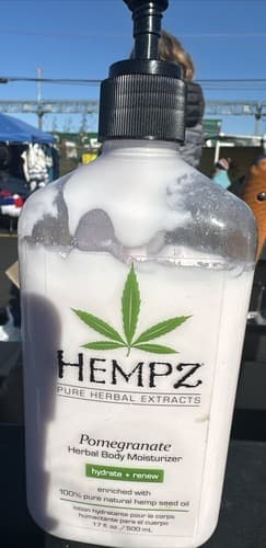 Hempz Pomegranate Herbal Body Moisturizer --500Ml/17oz - Image 1