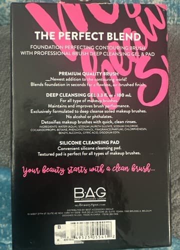 The Perfect Blend- Foundation Countouring Brush With Cleansing Gel And Pad - Thumbnail 2