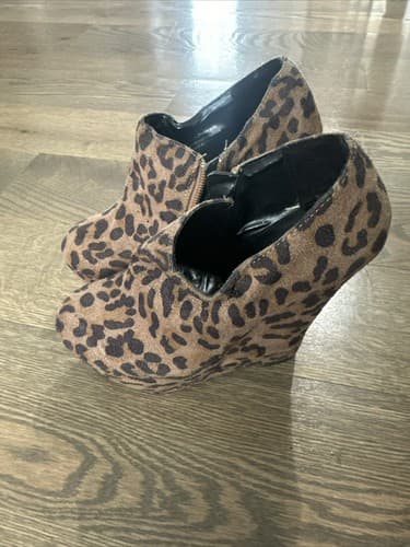 MOSSIMO Women's Animal Print Zipper Platform Wedge Bootie Heels Size 6 - Image 1