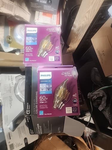 6-bulb pack lot Philips 5.5W=60W Dimmable Light LED Bent Tip Candelabra Daylight - Image 1