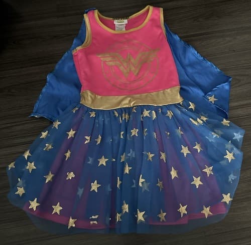 Girls Sleevless Wonder Woman Costume Dress Size XS 4/5 Detachable Cape - Image 1