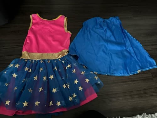 Girls Sleevless Wonder Woman Costume Dress Size XS 4/5 Detachable Cape - Thumbnail 3