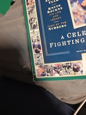 Sports Illustrated NOTRE DAME FIGHTING IRISH 2006 Magazine MINT JOE MONTANA - Thumbnail 3