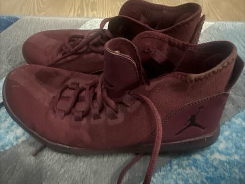 Size 8 - Jordan Reveal Night Maroon - Image 1