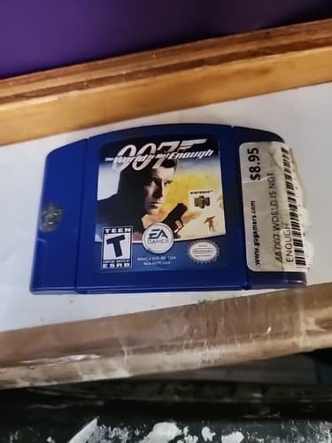 World Is Not Enough (Nintendo 64, 2000) - Image 1