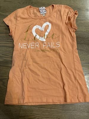 Belle Du Jour T Shirt Juniors Medium Orange Love Never Fails - Image 1