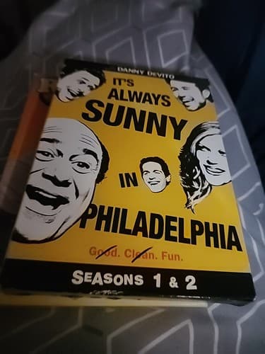 It's Always Sunny In Philadelphia - Complete Seasons 1&2 (DVD, 2009, 3-Disc Set) - Image 1