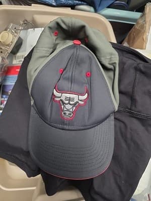 NBA Chicago Bulls Hat Cap Snapback Black Red One Size Embroidered Adjustable Men - Image 1