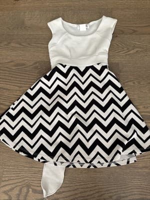 Girls Dress White/Black Size 6 - Image 1