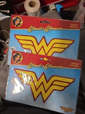 Embroidered Patch - Wonder Woman - NEW - Iron-on/Sew-on(2pk) - Image 1