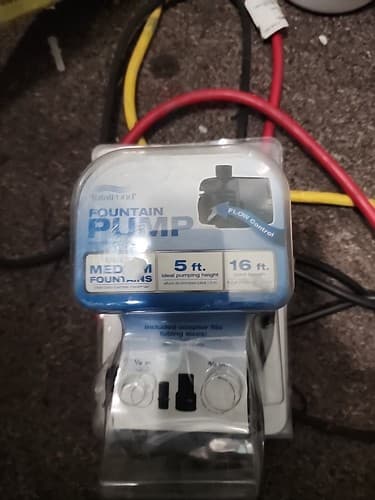 TotalPond 300 GPH Medium Fountain Pump 5ft Pumping Height /16ft Cord Length NIB - Image 1