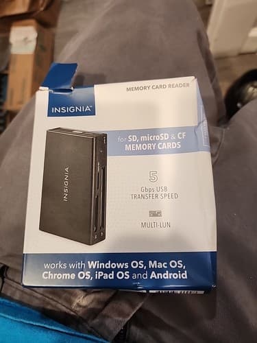 Insignia- USB-C to SD, microSD and CompactFlash Memory Card Reader - Black - Image 1