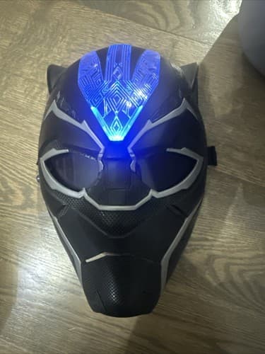 Hasbro Marvel Avengers Black Panther Vibranium Electronic Light Up Mask - Image 1