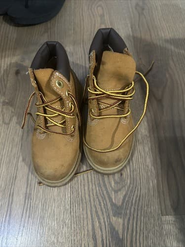 kids timberland boots Size 8 - Image 1