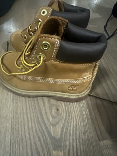 kids timberland boots Size 8 - Thumbnail 2