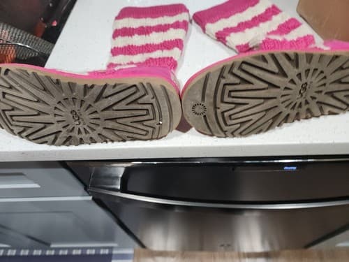 UGG Australia Sheep Skin S/N 5823 Woven Textile. Sz 5 - Image 1