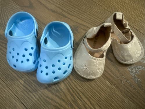 2 Pairs Of Newborn Shoes. - Image 1