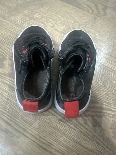 Cat and Jack Black Toddler Sneakers - Size 6 - Unisex - Thumbnail 2