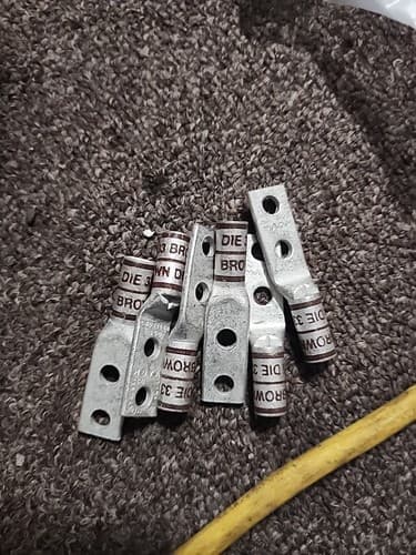 6pcs HUYA DB021458-250, 2 HOLE COMPRESSION LUG 1/4” STUD 2-3 STR 6 Brown Die 33 - Image 1