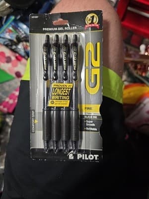 4 Pack Pilot G2 Retractable Gel Roller Pens Black Ink Fine Point .7 Comfort Grip - Image 1