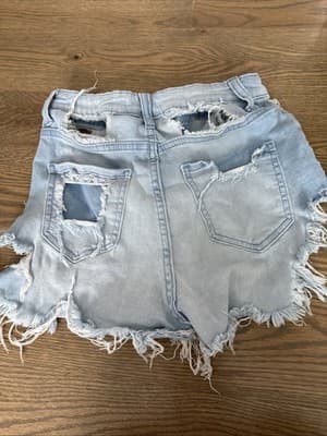 Women’s Aphrodite distressed light wash cut off blue jeans shorts size M (28) - Thumbnail 2