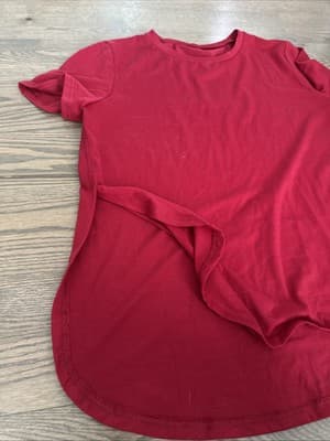 Women's Basic Red T-Shirt Short Sleeve Size Large Unbranded - Thumbnail 2