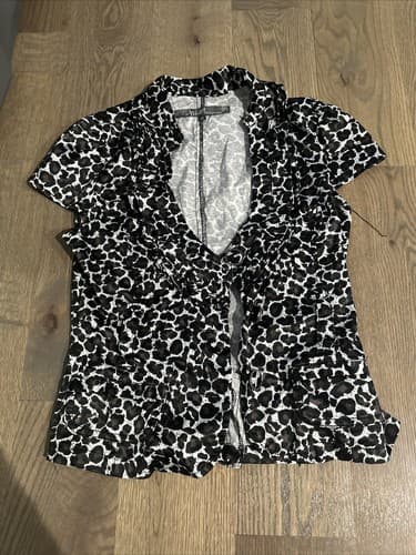 Ashley Women's Button Down Blouse Short Sleeve Size Medium - Image 1