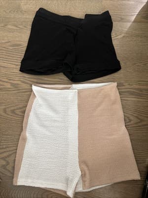 Women's Shorts Size M 2 Pack Unbranded - Image 1