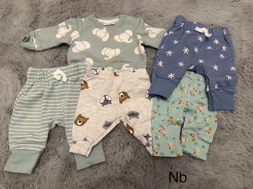 Baby Lot Of 5 Clothes Newborn Long Sleeve Sweater And Pants - Image 1