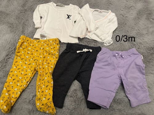 Baby Long sleeve Shirt And Pants Clothes Lot Of 5 Size 0-3 Months - Image 1