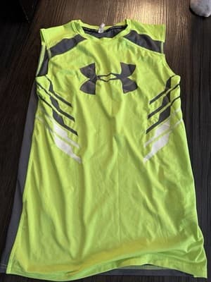 Under Armour Graphic Youth Boy’s Muscle T-Shirt Sleeveless Size YXL Lot Of 2 - Thumbnail 2
