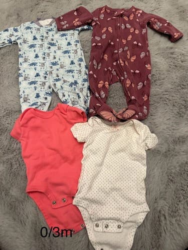 Baby Girl Long And Short sleeve one piece Clothes Lot Of 4 Size 0-3 Months - Image 1