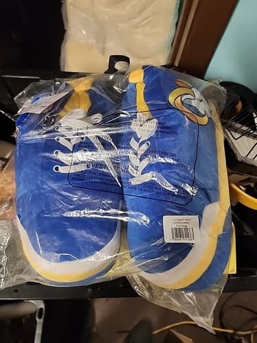FOCO NFL Men's LOS ANGELES Plush Oversized Sneaker Slippers Size XL New - Image 1
