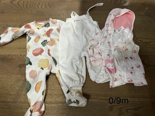 Baby Girl Lot Of 3 Clothes Sleepwear Size 0/9 Months - Image 1