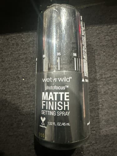 Wet n Wild PhotoFocus Setting Spray, Matte Appeal 772, 1.52 fl oz - Image 1