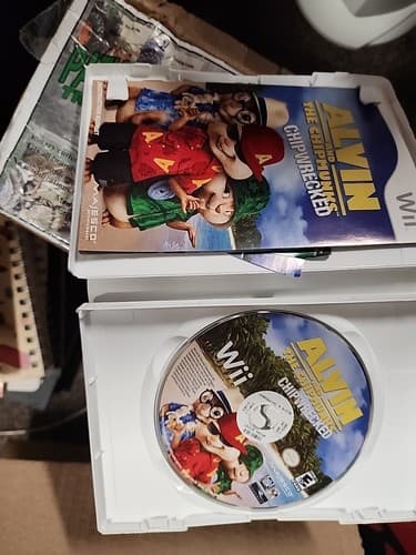 Alvin and the Chipmunks - Chipwrecked (Nintendo Wii, 2011) with Manual Included - Image 1